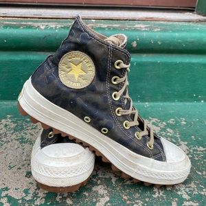 Chunky Sole Converse (SZ 7.5)